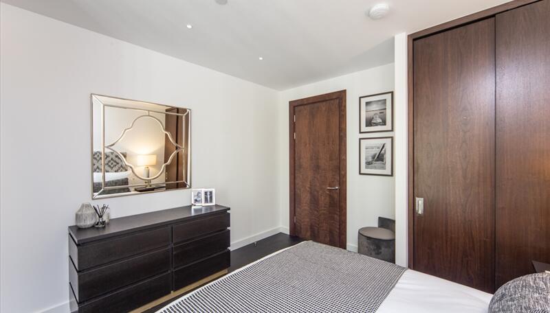 4 Thornes House, 6-8 Charles Clowes Walk, London